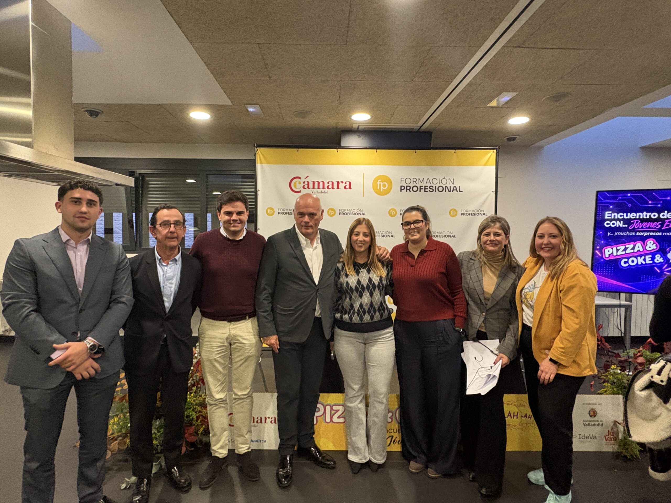 La IX edición del Pizza & Coke & BlahBlahBlah reúne a jóvenes emprendedores para hablar sobre Inteligencia Artificial e Innovación
